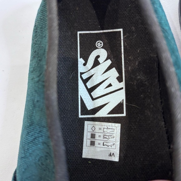 VANS OFF THE WALL Sz 7 Velvet Jackard Black Rubber Sole Lace Up Sneakers - Picture 6 of 11